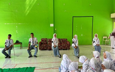 Pembelajaran Politik Sehat di Madrasah